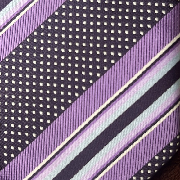 Alexander Julian Tie and pocket Square - Picture 5 of 8
